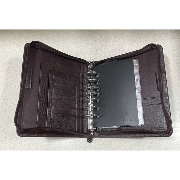 Elegant Brown Leather Planner - Picture 8 of 14